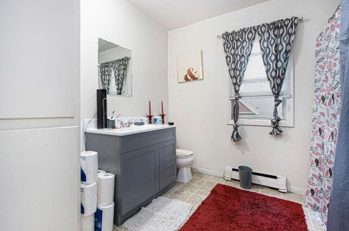 1304 Douglas Ave, Kalamazoo MI 49007-2227 exterior