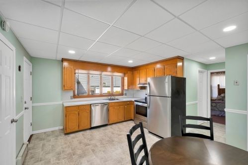 13 Bonner St, Chicopee MA 01013-1127 exterior