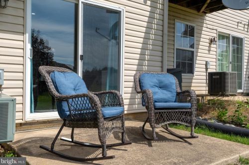 105 Knollwood Dr, Lancaster PA 17601-5613 exterior