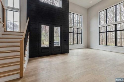 32 Pleasant St, Haworth NJ  07641-1929 exterior