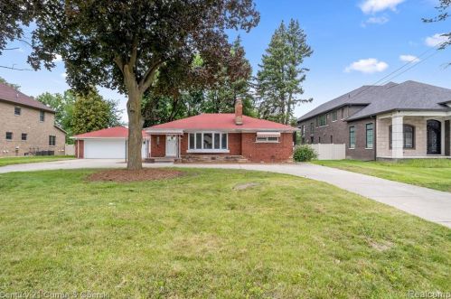 27210 Doxtator St, Dearborn Heights MI  48127-4901 exterior