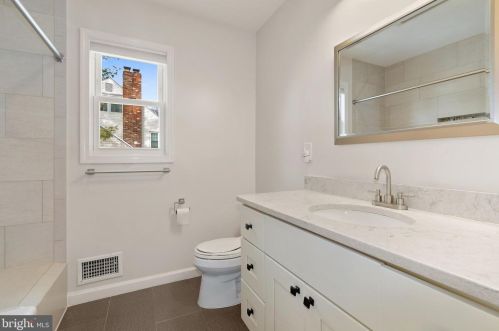 11600 Coldstream Dr, Rockville MD 20854-3619 exterior