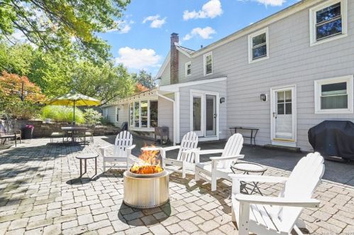 43 Morrell Ave, Milford CT 06461-2313 exterior