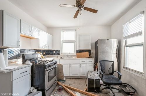 814 Leavitt St, Chicago IL 60622-8699 exterior