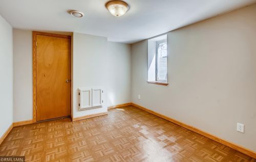 1051 Cumberland St, Saint Paul MN 55117-4870 exterior