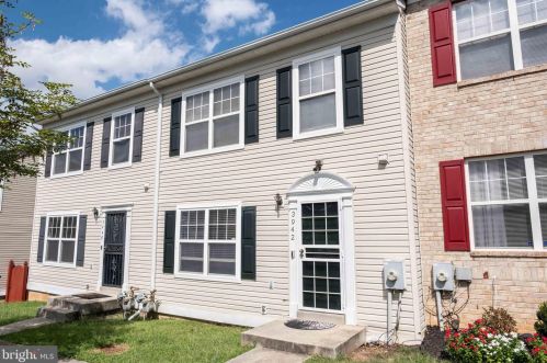 3942 Burns Pl, Washington, DC 20019-3279