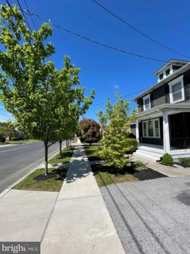 109 Elm Ave, Hanover PA 17331-1906 exterior