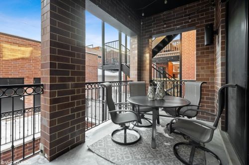 1419 Byron St, Chicago IL  60613-2875 exterior