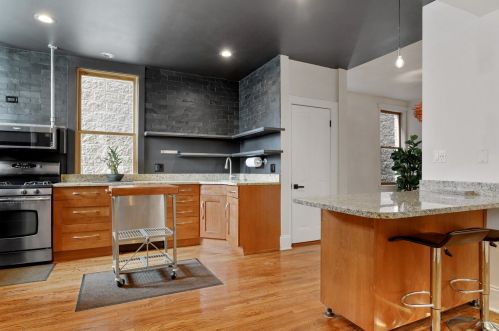 1817 Honore St, Chicago IL 60657-2007 exterior