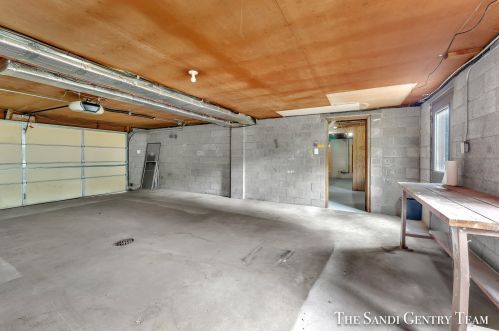 1845 Bonneville Dr, Meskegon MI 49441-3709 exterior