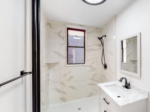 150 St, Union City NJ 07087-6038 exterior