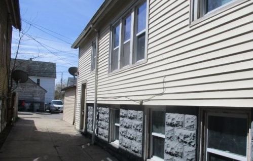 1919 Grant St, Milwaukee WI  53215-2613 exterior