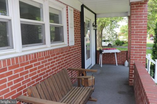 727 Chestnut St, Limerick PA 19468-2117 exterior