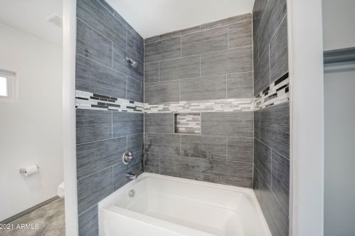 1715 28th Dr, Phoenix AZ 85051-4011 exterior