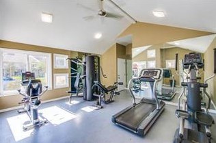 21 Monte Verano Ct, San Jose CA 95116-2661 exterior