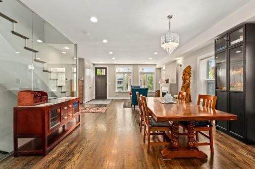 641 Bowen Ave, Chicago IL  60653-2824 exterior