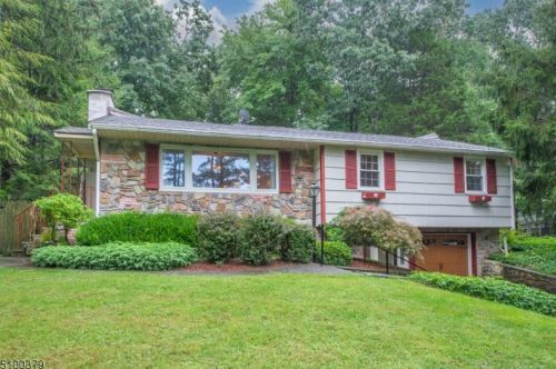 34 Summit Rd, Sparta NJ  07871-1411 exterior