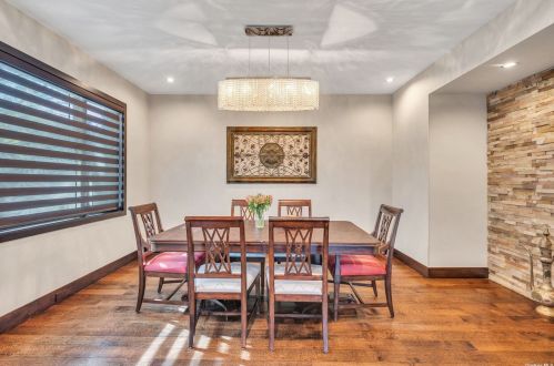 795 Kearny Dr, Valley Stream NY 11581-3624 exterior