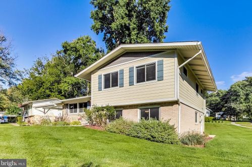 13801 Arctic Ave, Rockville, MD 20853-2604