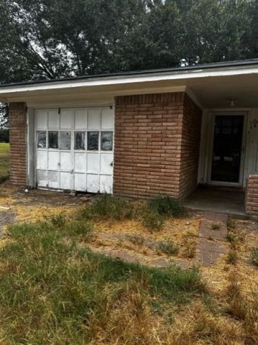 316 University Dr, Hempstead, TX 77445-6960