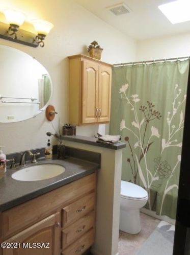 1888 La Osa St, Tucson AZ  85705-2153 exterior