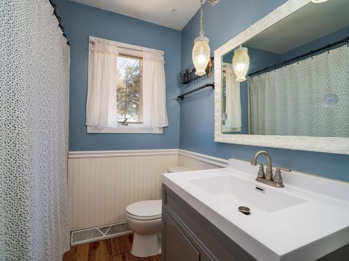 1721 Lilac Dr, Manitowoc WI 54220-6703 exterior