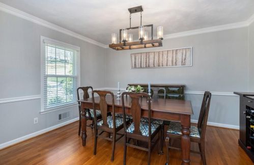 225 Abington Dr, Atlanta GA 30328-1203 exterior