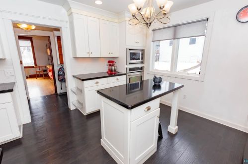 2703 Superior St, Duluth MN 55812-2344 exterior