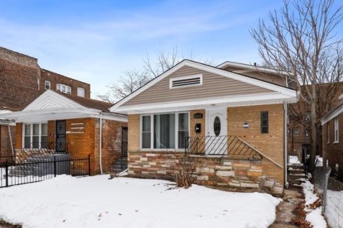 8004 Ingleside Ave, Chicago, IL 60619-4204