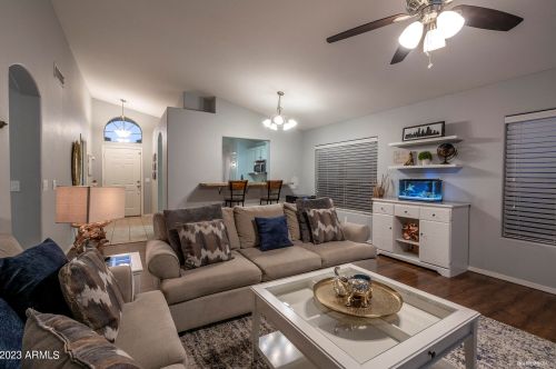 6427 Chisum Trl, Phoenix AZ  85083-1018 exterior