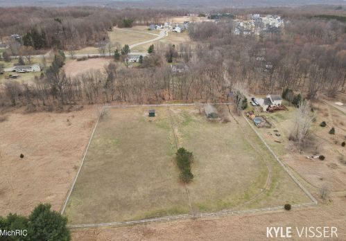 11711 Foreman St, Lowell MI 49331-9032 exterior