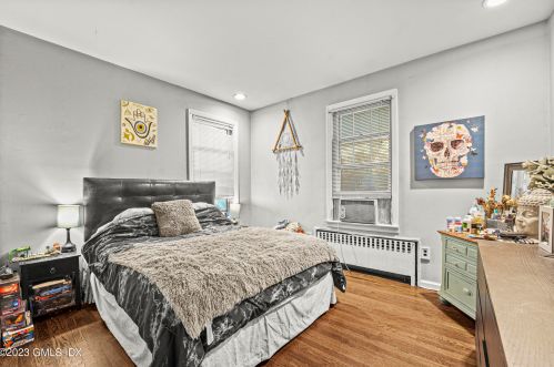 18 Comly Ave, Greenwich CT 06831-4933 exterior