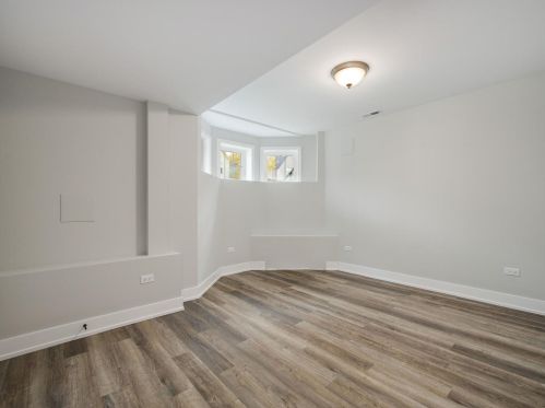 3128 Bernard St, Chicago IL  60618-6715 exterior