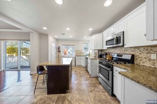 571 Kipp St, Teaneck NJ 07666-1648 exterior