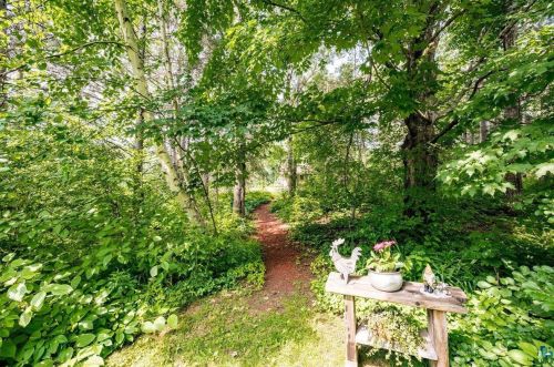 5019 Thompson Rd, Duluth MN 55811-3717 exterior