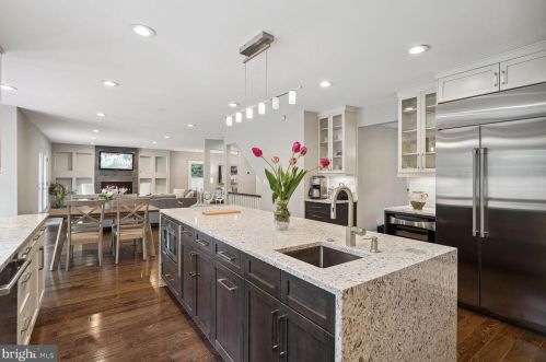 8819 Victory Ln, Rockville MD 20854-3643 exterior