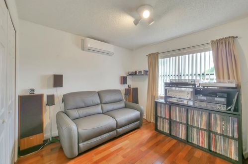 3616 Falling Leaf Ln, Orlando FL 32810-2268 exterior