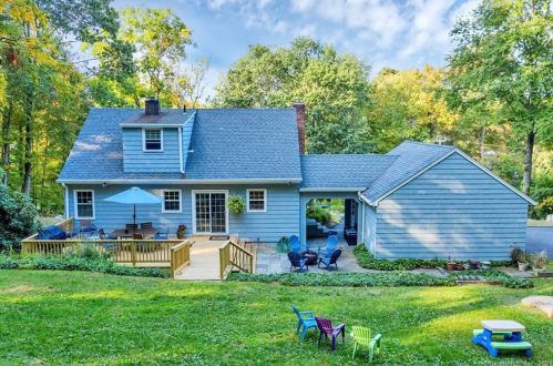 31 Sugarloaf Mountain Rd, Ridgefield, CT 06877-1818