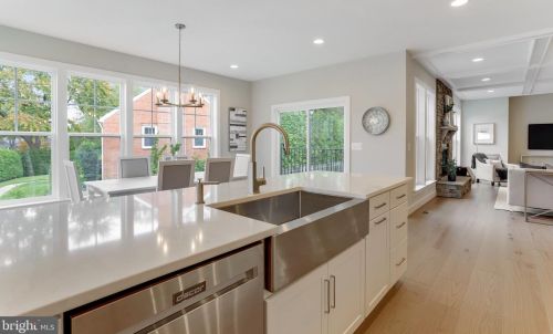 920 Darton Dr, Alexandria VA 22308-2021 exterior