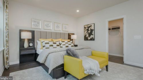 16654 Crabbs Branch Way, Rockville MD 20855-2201 exterior