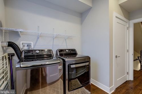 934 Ellsworth St, Philadelphia PA 19146-3010 exterior