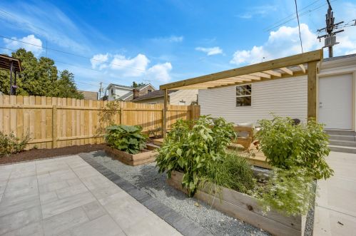 2823 Ridgeway Ave, Chicago IL 60625-6006 exterior