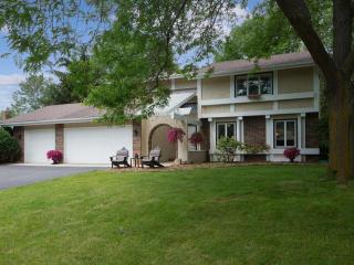 17020 Creek Ridge Trl, Hopkins, MN 55345-6306