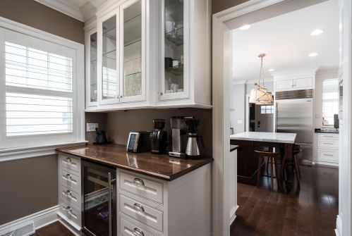 835 Gln Ave, Milwaukee WI 53217-5216 exterior