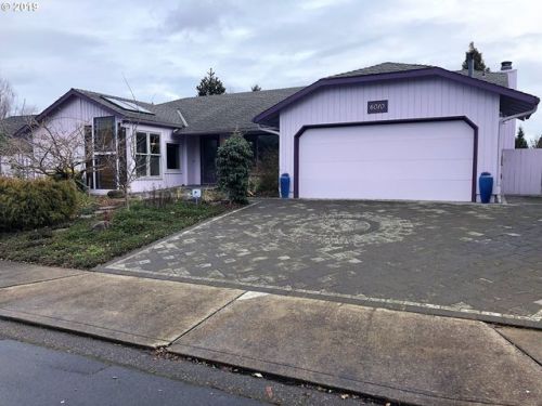 6010 208th Ave, Portland, OR 97229-7121