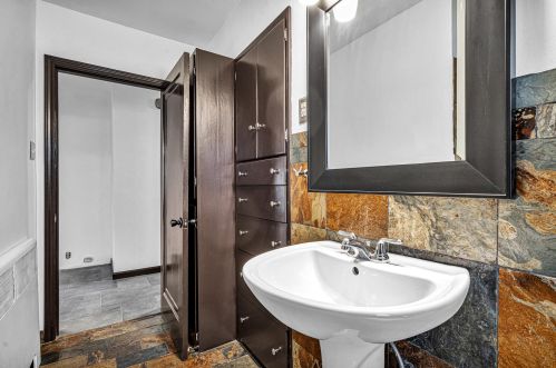 1030 19 St, Manitowoc WI 54220-4905 exterior