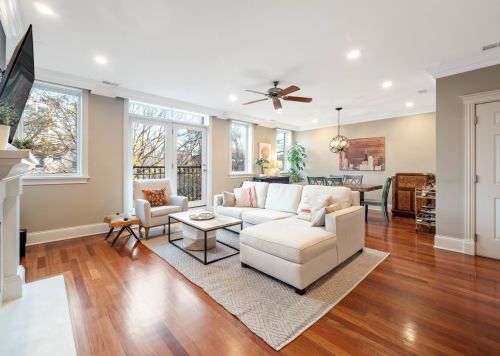 3736 Fremont St, Chicago, IL 60613-5389