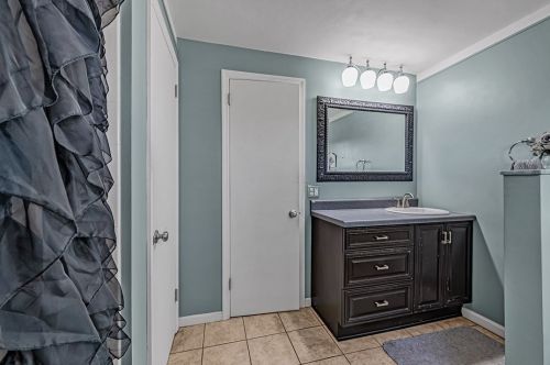 128 Paree Dr, Pittsburgh PA  15239-2424 exterior