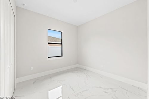 555 99 Ave, Naples FL 34108-2227 exterior