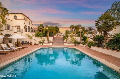 7415 Christie Dr, Tucson, AZ 85718-1062